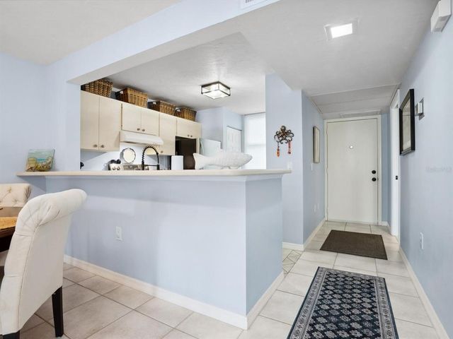 323 TIMBERLAKE DRIVE 323, Bradenton, FL 34210