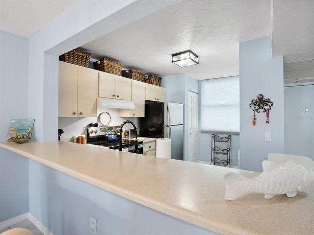 323 TIMBERLAKE DRIVE 323, Bradenton, FL 34210