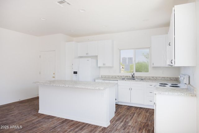12067 W LOBO Drive, Arizona City, AZ 85123