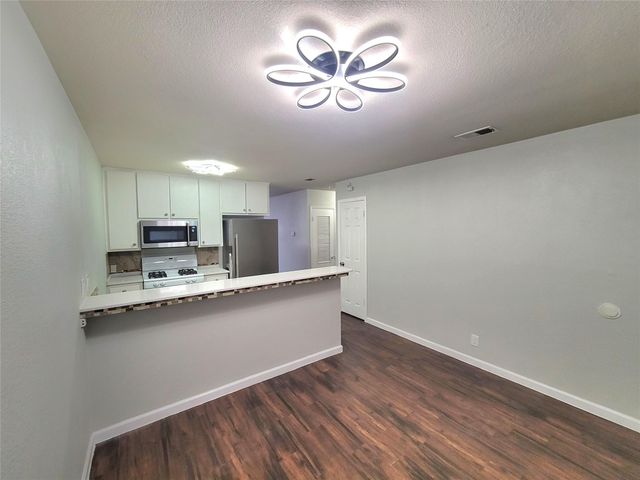 1410 Valleyridge DR, Austin, TX 78704