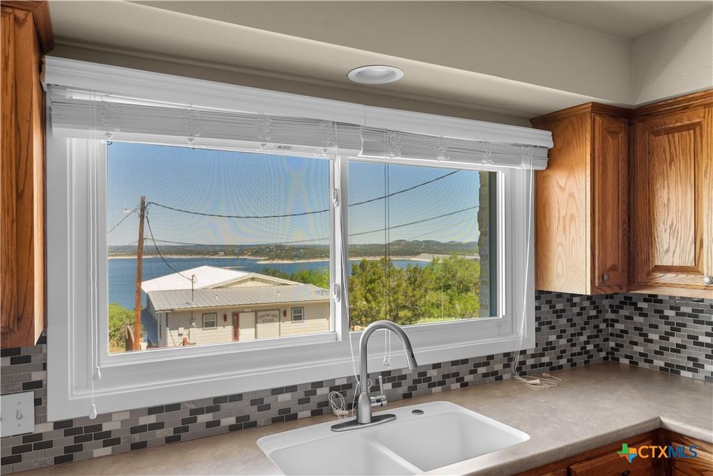 Image 15 of property listing at 1210 Skyline Drive, Canyon Lake, TX 78133
