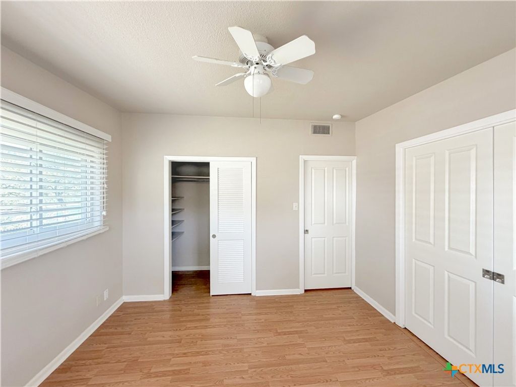 Image 23 of property listing at 1210 Skyline Drive, Canyon Lake, TX 78133