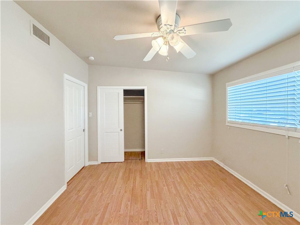 Image 30 of property listing at 1210 Skyline Drive, Canyon Lake, TX 78133