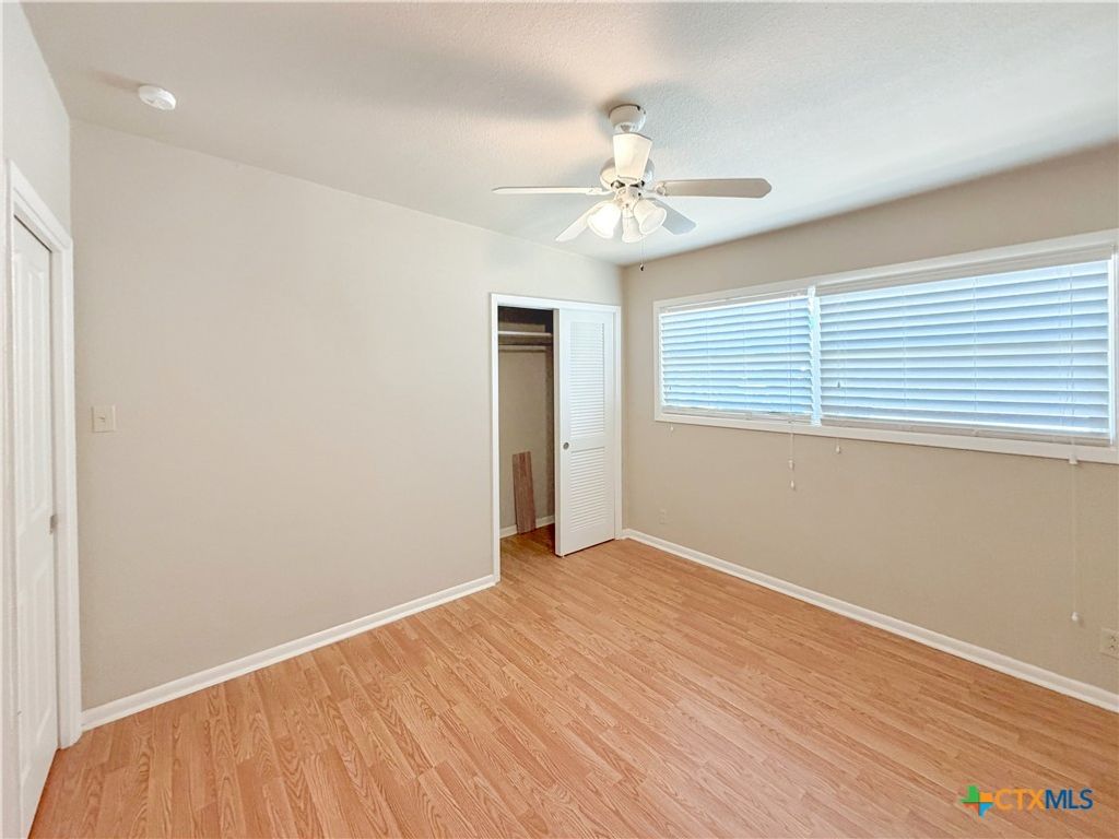Image 33 of property listing at 1210 Skyline Drive, Canyon Lake, TX 78133