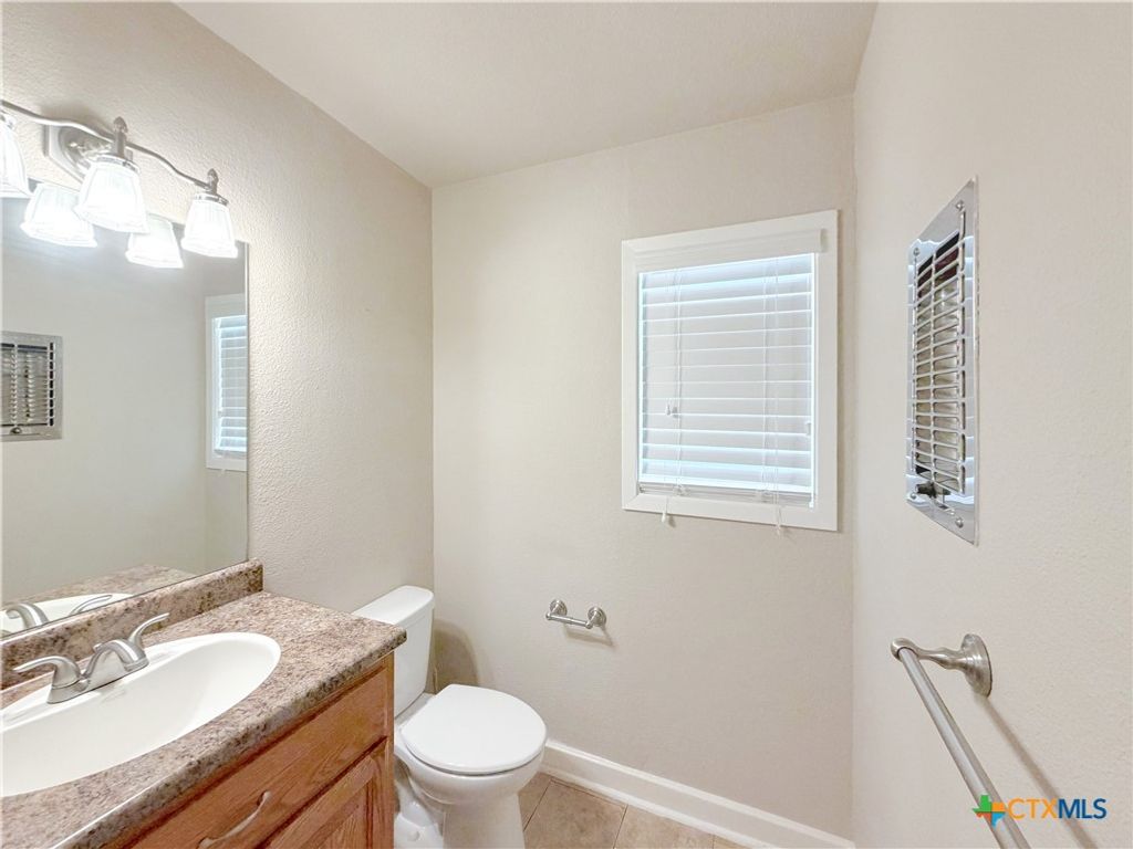 Image 35 of property listing at 1210 Skyline Drive, Canyon Lake, TX 78133