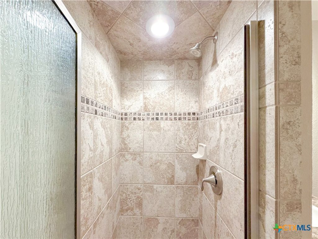 Image 36 of property listing at 1210 Skyline Drive, Canyon Lake, TX 78133