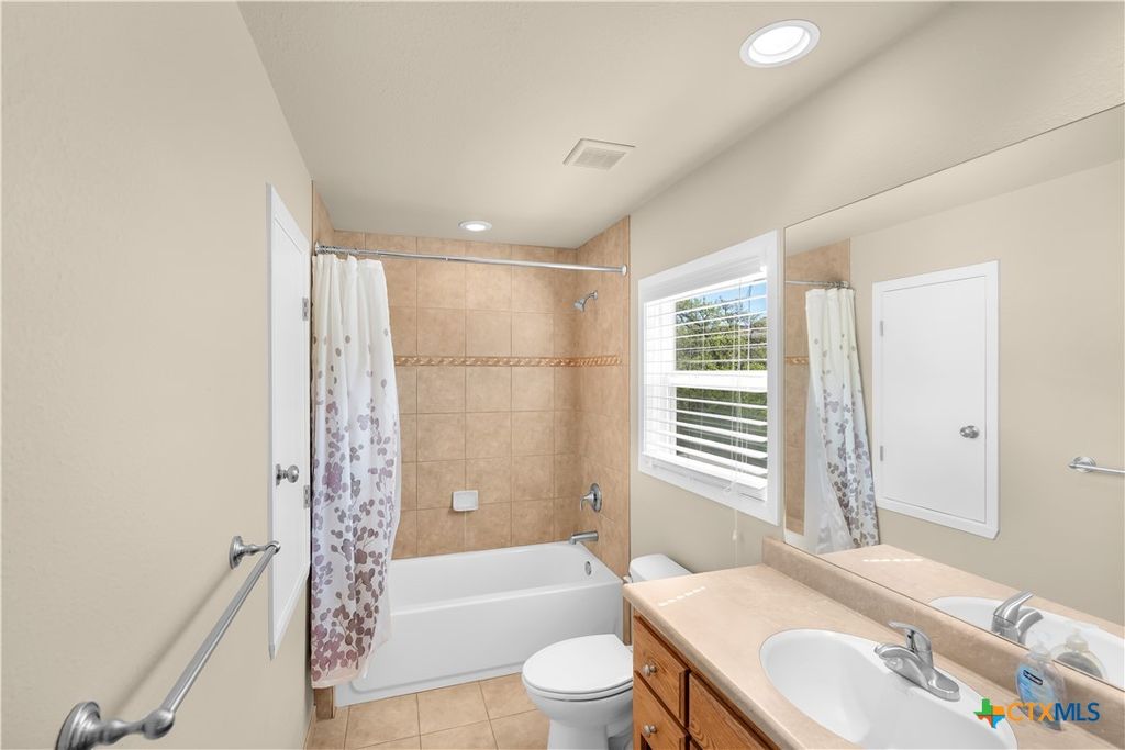 Image 39 of property listing at 1210 Skyline Drive, Canyon Lake, TX 78133