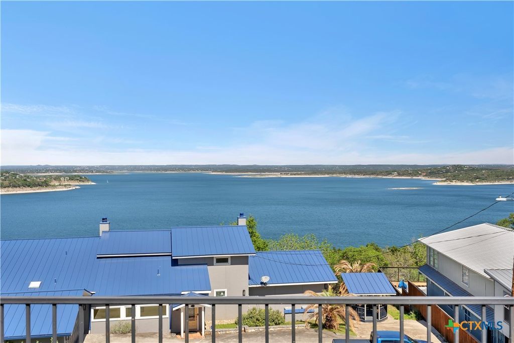 Image 4 of property listing at 1210 Skyline Drive, Canyon Lake, TX 78133