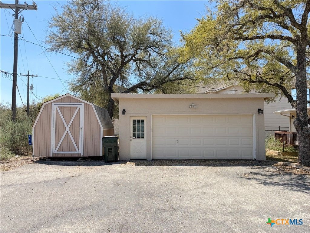 Image 42 of property listing at 1210 Skyline Drive, Canyon Lake, TX 78133