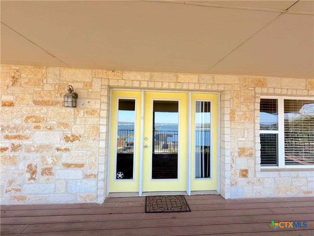 Image 5 of property listing at 1210 Skyline Drive, Canyon Lake, TX 78133