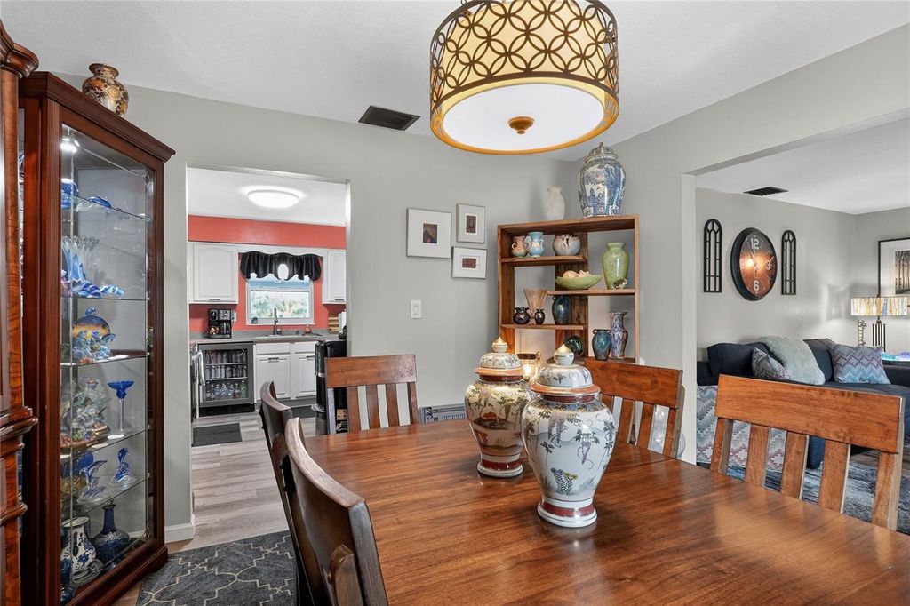 Image 11 of property listing at 1151 CIRCLE DRIVE, Lake Wales, FL 33853