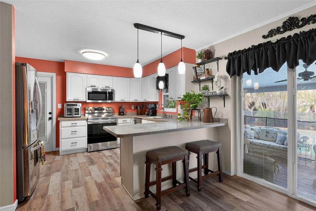 Image 12 of property listing at 1151 CIRCLE DRIVE, Lake Wales, FL 33853