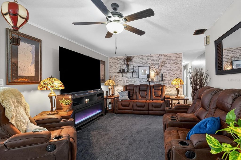 Image 18 of property listing at 1151 CIRCLE DRIVE, Lake Wales, FL 33853