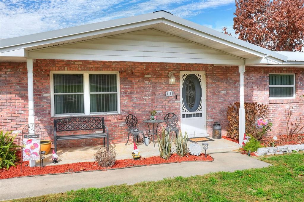 Image 5 of property listing at 1151 CIRCLE DRIVE, Lake Wales, FL 33853