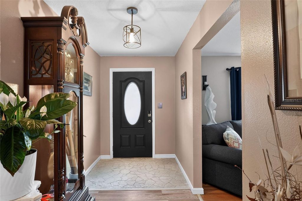 Image 6 of property listing at 1151 CIRCLE DRIVE, Lake Wales, FL 33853