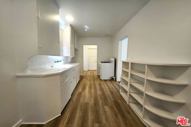1341 N Keystone Street, Burbank, CA 91506