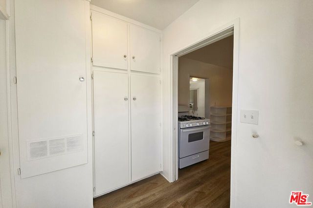 1341 N Keystone Street, Burbank, CA 91506