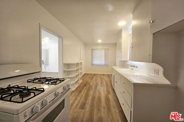 1341 N Keystone Street, Burbank, CA 91506