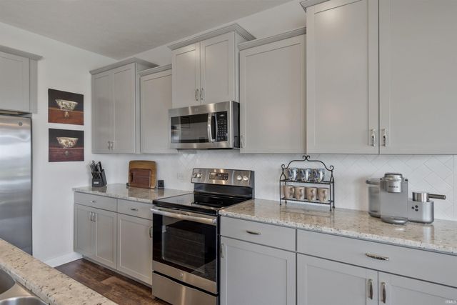 4853 White Chapel Drive, Newburgh, IN 47630