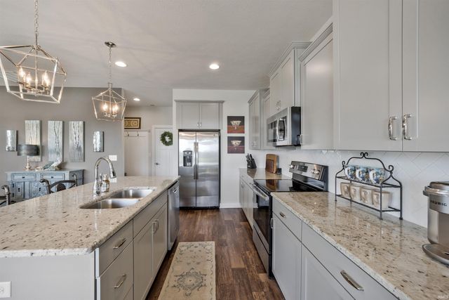 4853 White Chapel Drive, Newburgh, IN 47630