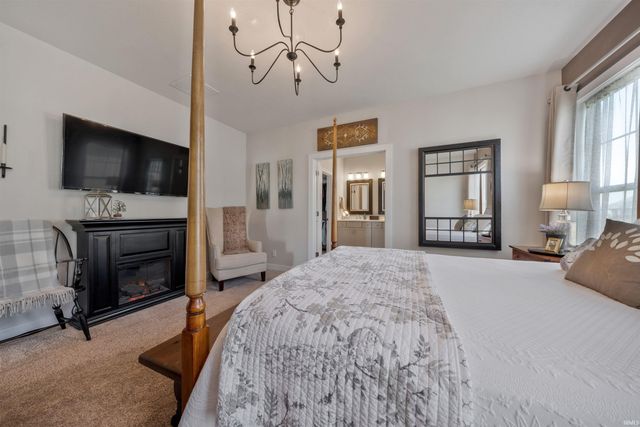 4853 White Chapel Drive, Newburgh, IN 47630