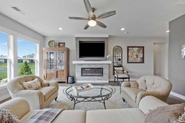 4853 White Chapel Drive, Newburgh, IN 47630