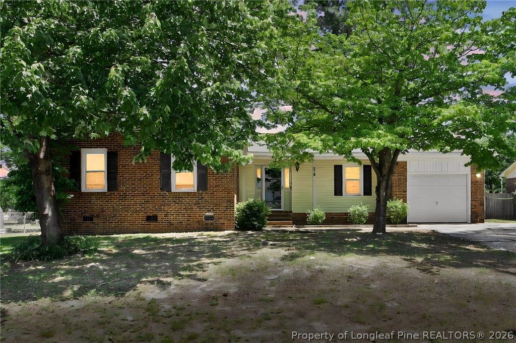 2109 Hollyridge Place, Fayetteville, NC 28304 — photo 2