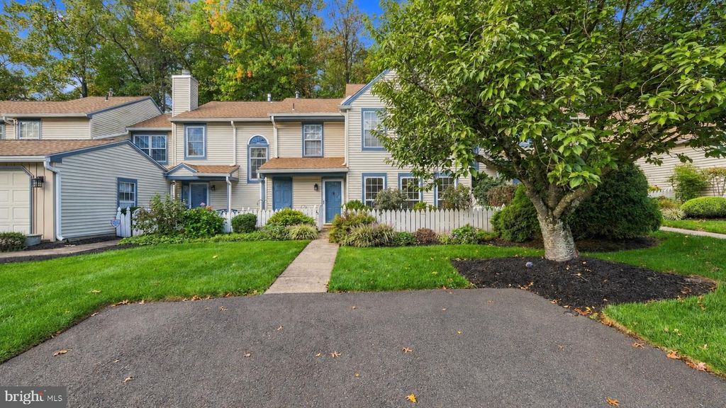 574 FRASSETTO DR, SOUTHAMPTON, PA 18966 — photo 2