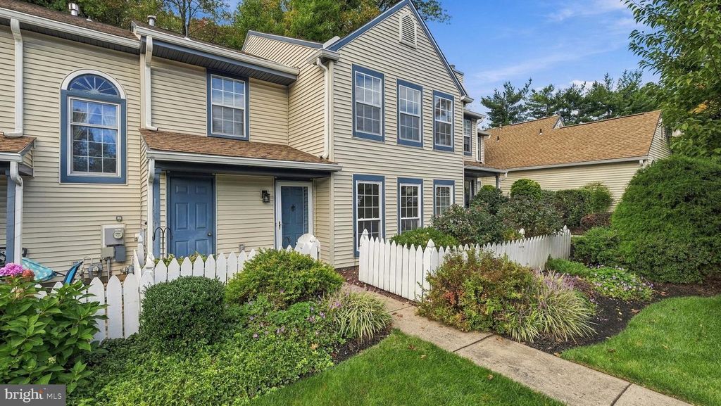 574 FRASSETTO DR, SOUTHAMPTON, PA 18966 — photo 4
