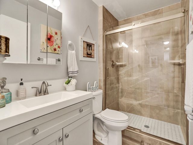 138 Lake Barbara Drive, West Palm Beach, FL 33411