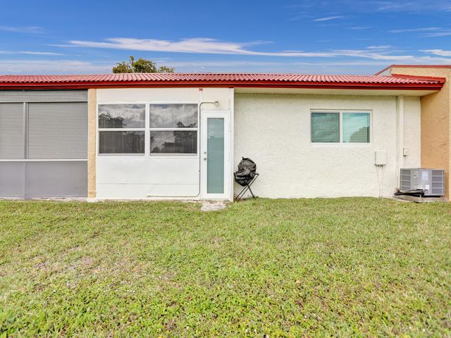 138 Lake Barbara Drive, West Palm Beach, FL 33411