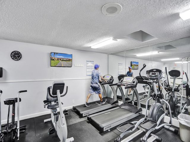 138 Lake Barbara Drive, West Palm Beach, FL 33411