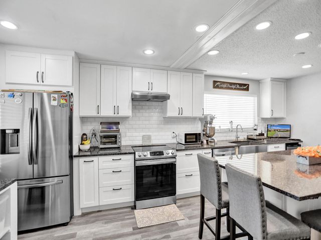 138 Lake Barbara Drive, West Palm Beach, FL 33411