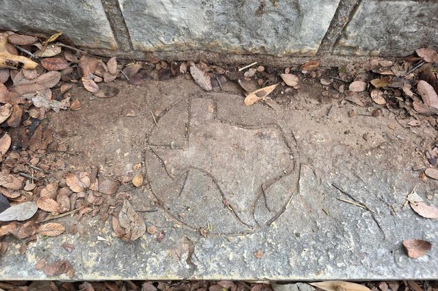 802 Rock Harbor Court, Granbury, TX 76048