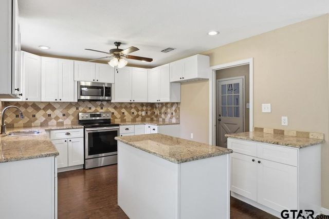 598 N Hidden Forest, Longview, TX 75605