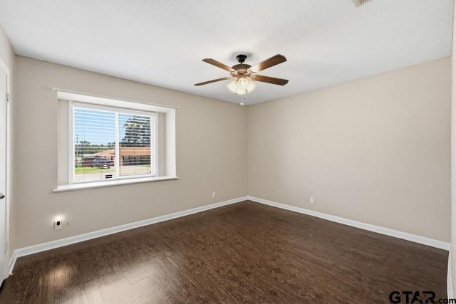 598 N Hidden Forest, Longview, TX 75605
