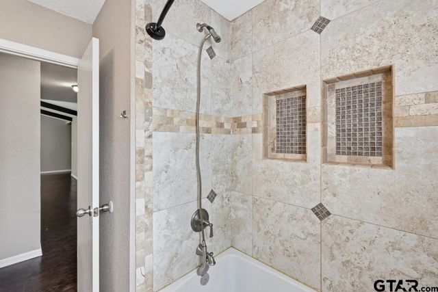598 N Hidden Forest, Longview, TX 75605