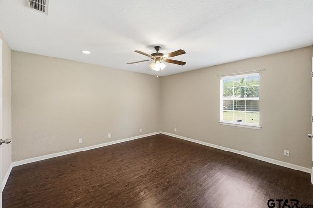 598 N Hidden Forest, Longview, TX 75605