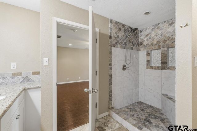 598 N Hidden Forest, Longview, TX 75605