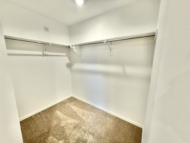 513 Hillsboro Drive, Noble, OK 73068