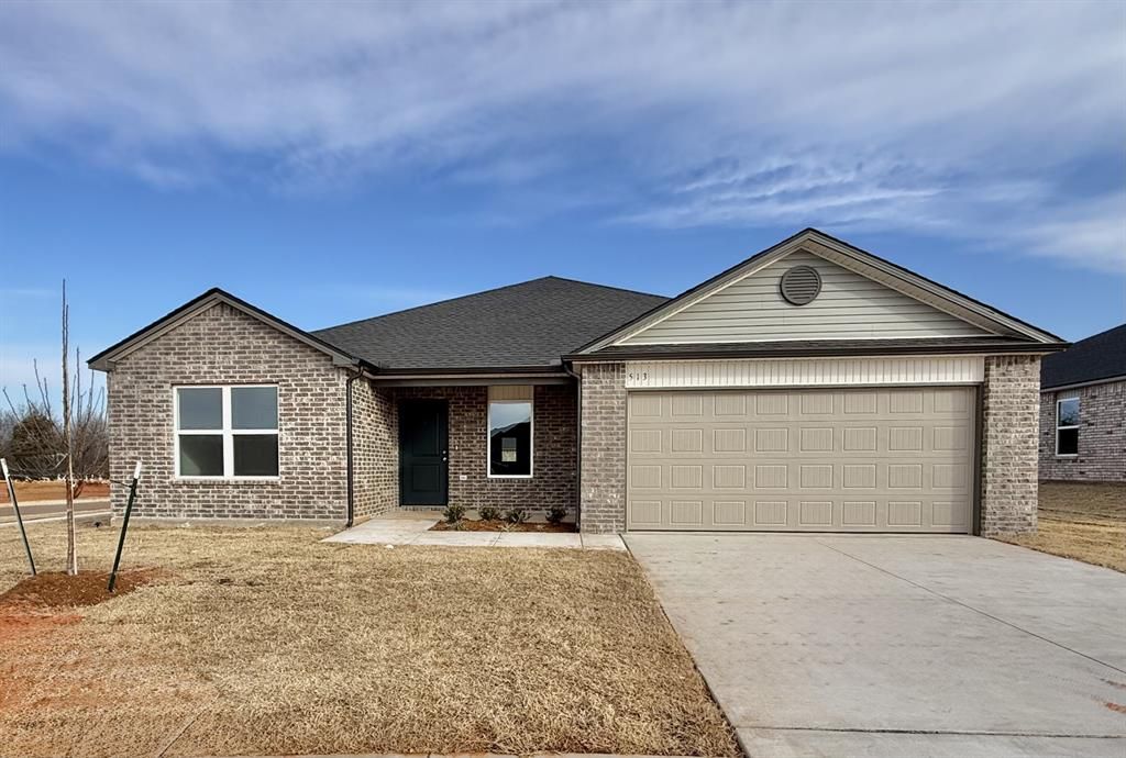 513 Hillsboro Drive, Noble, OK 73068