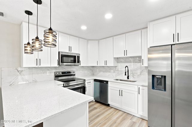 5331 N NORTH RIVER Road, Jacksonville, FL 32211