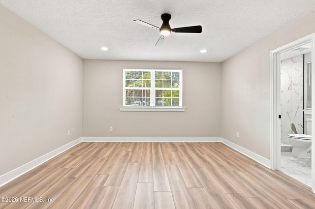 5331 N NORTH RIVER Road, Jacksonville, FL 32211