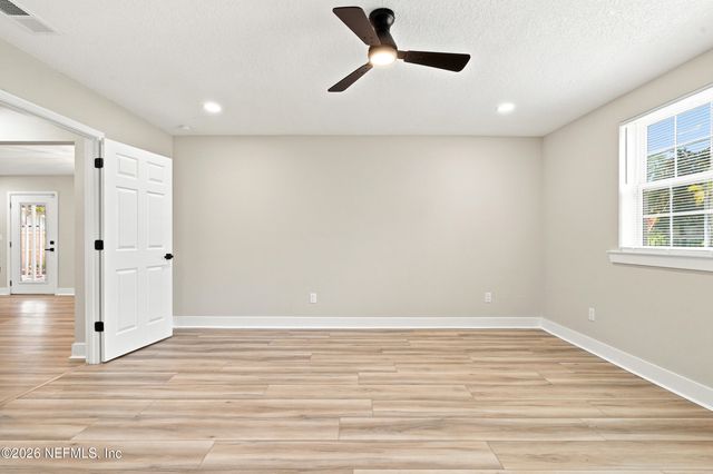 5331 N NORTH RIVER Road, Jacksonville, FL 32211