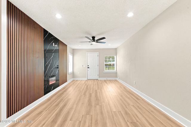 5331 N NORTH RIVER Road, Jacksonville, FL 32211