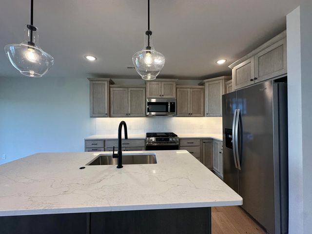 5317 MAKANA LN, Columbia, MO 65203