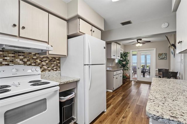 31929 ELIZABETH LANE, Tavares, FL 32778