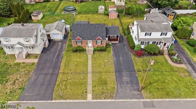 9 Winding Way, Pequannock Twp., NJ 07444