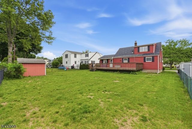 9 Winding Way, Pequannock Twp., NJ 07444