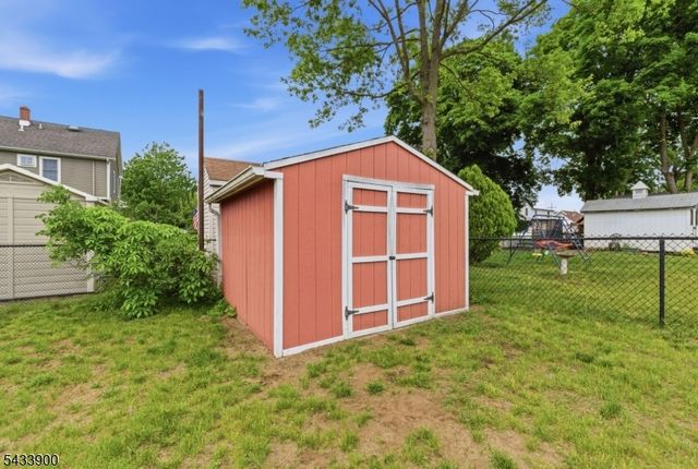 9 Winding Way, Pequannock Twp., NJ 07444